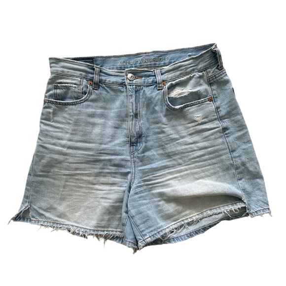 American Eagle Strigid Super High-Waisted 6" Relaxed Ripped Denim Short Size 8 - Picture 2 of 7